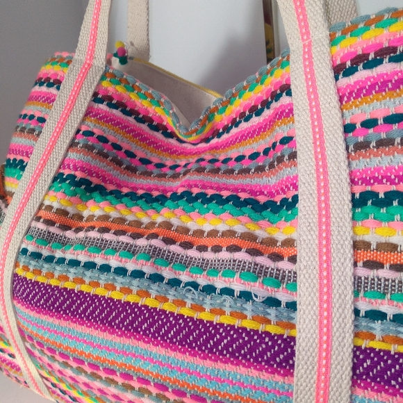 AMERICA AND BEYOND Colorful Tropical Beard Beaded Embroidered Tote Bag - Picture 9 of 10